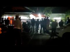 WAKA DPRD RIAU CABUT LAPORAN PENYERANGAN RUMAH DINAS